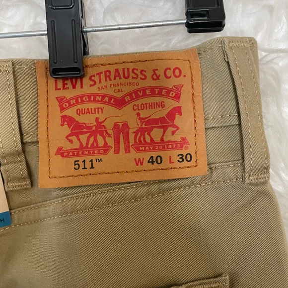 Levi's NWT Men’s 511 Slim Stretch All Seasons Tech Pants.
Size 40/30 - Picture 7 of 14